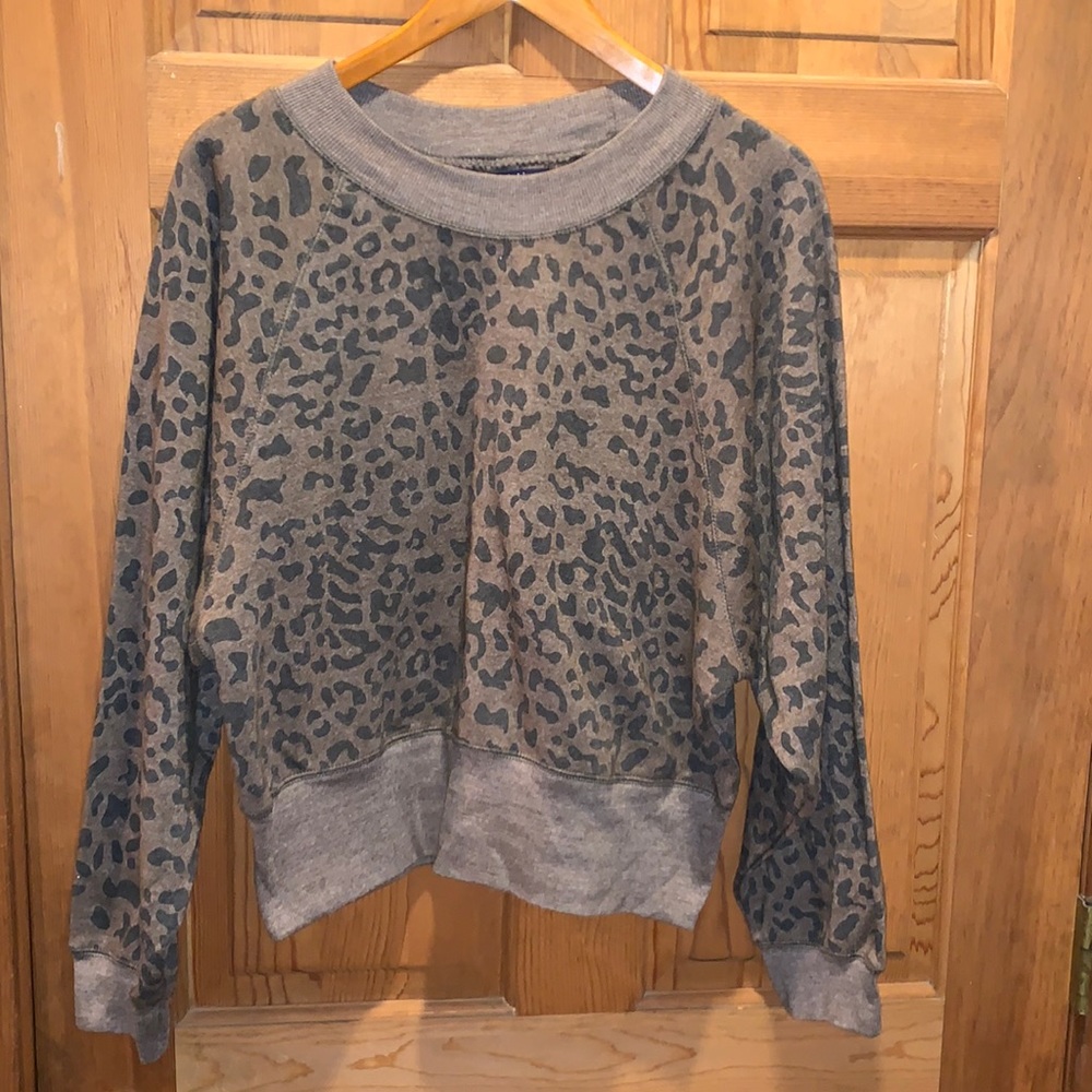 EUC Ocean Drive leopard print sweater/sweatshirt